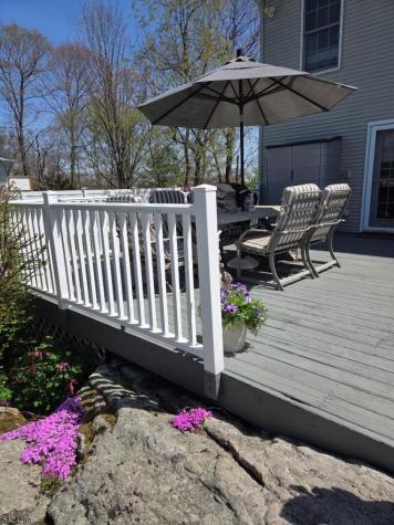 8 Papoose Trail Hopatcong NJ 07821