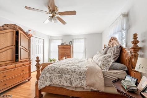 8 Papoose Trail Hopatcong NJ 07821