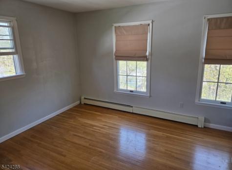 8 Papoose Trail Hopatcong NJ 07821