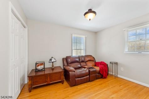 8 Papoose Trail Hopatcong NJ 07821