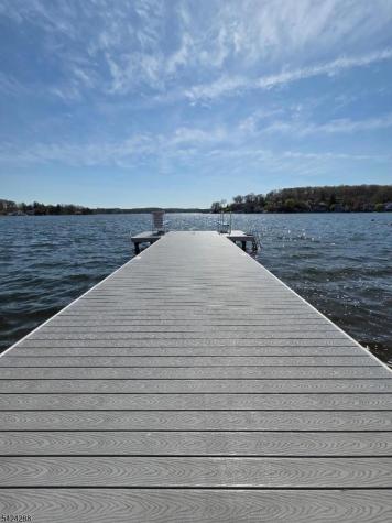 8 Papoose Trail Hopatcong NJ 07821