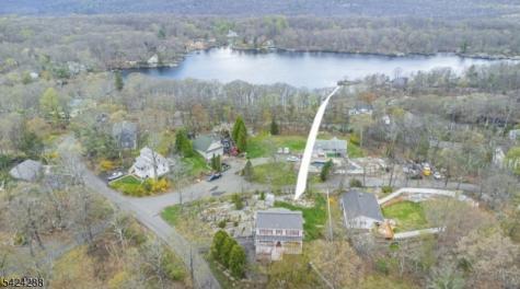 8 Papoose Trail Hopatcong NJ 07821