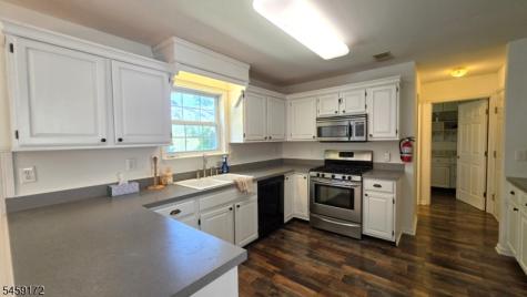 31 Summit Road Green NJ 07821