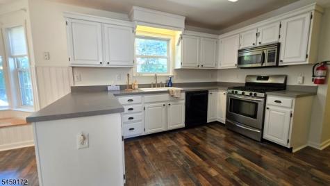 31 Summit Road Green NJ 07821