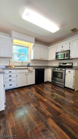 31 Summit Road Green NJ 07821