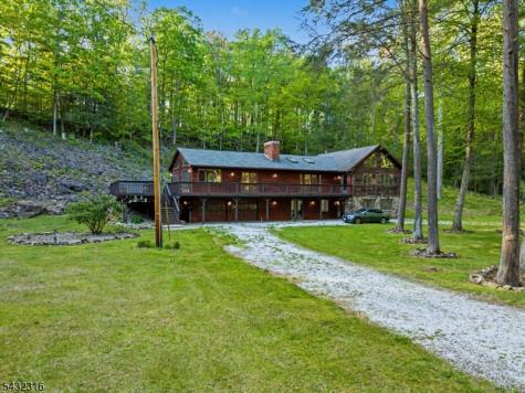1127 Dark Moon Road Frelinghuysen NJ 07860
