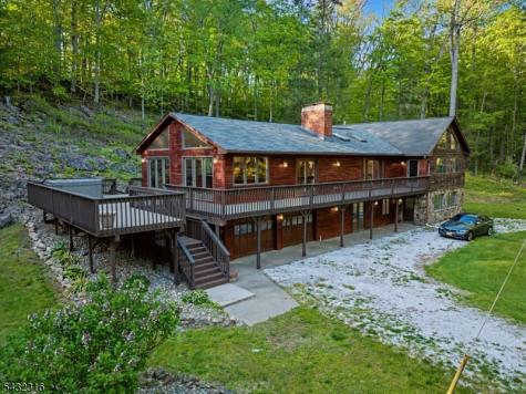 1127 Dark Moon Road Frelinghuysen NJ 07860