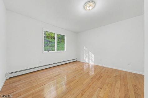 1127 Dark Moon Road Frelinghuysen NJ 07860