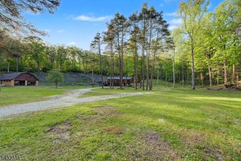1127 Dark Moon Road Frelinghuysen NJ 07860