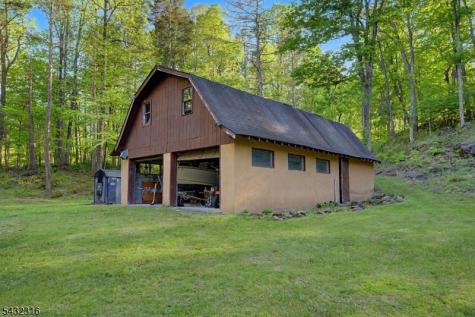 1127 Dark Moon Road Frelinghuysen NJ 07860
