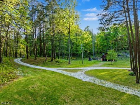 1127 Dark Moon Road Frelinghuysen NJ 07860