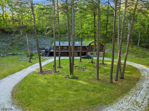 1127 Dark Moon Road Frelinghuysen NJ 07860