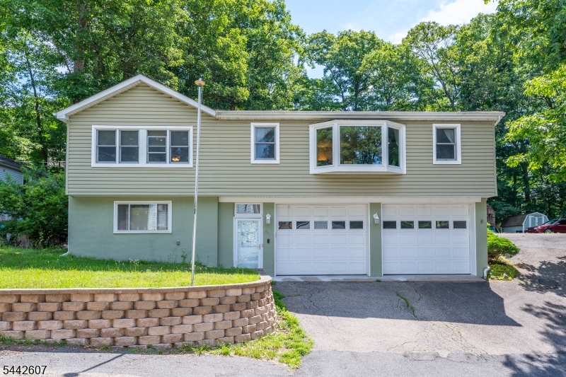 335 Elmira Trail Hopatcong NJ 07843