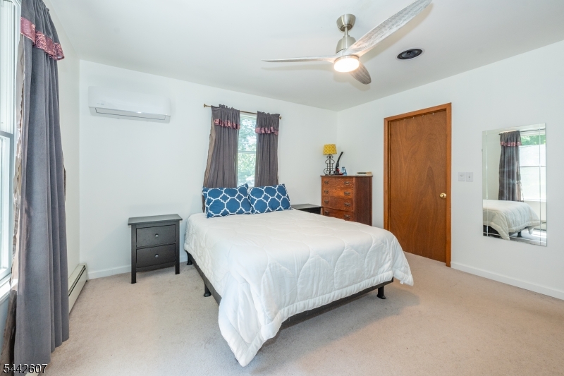 335 Elmira Trail Hopatcong NJ 07843