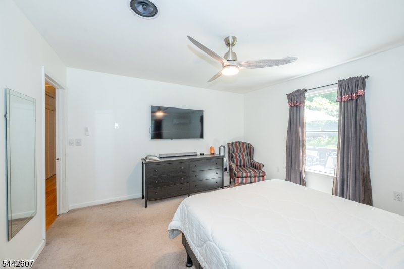 335 Elmira Trail Hopatcong NJ 07843