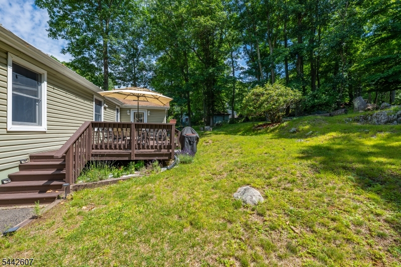335 Elmira Trail Hopatcong NJ 07843