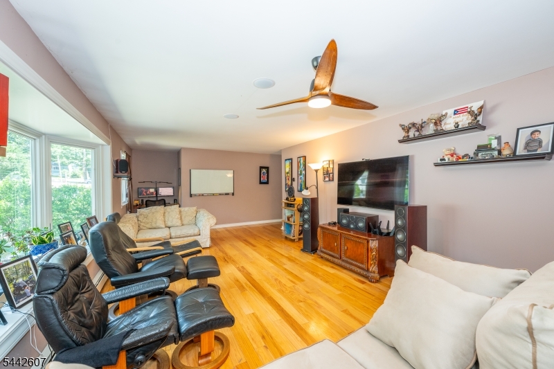 335 Elmira Trail Hopatcong NJ 07843