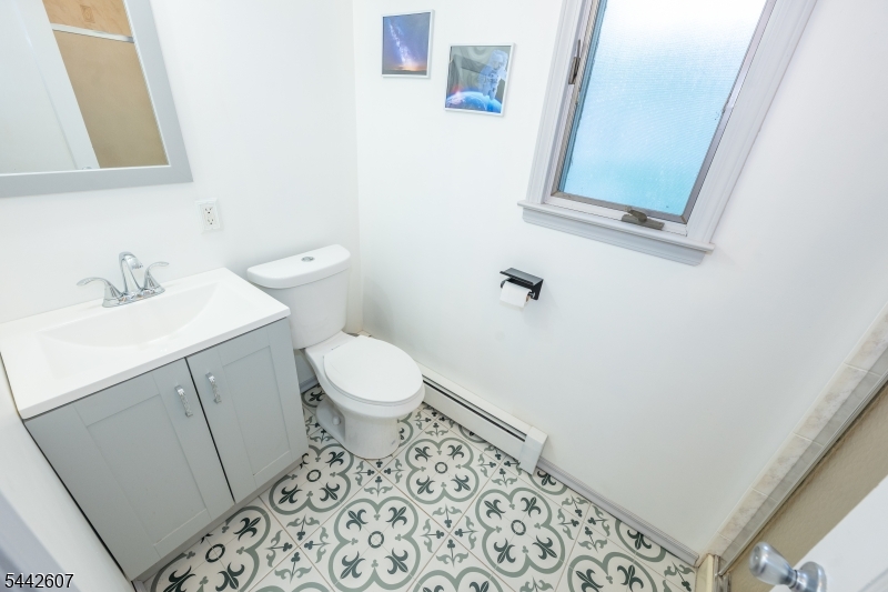 335 Elmira Trail Hopatcong NJ 07843