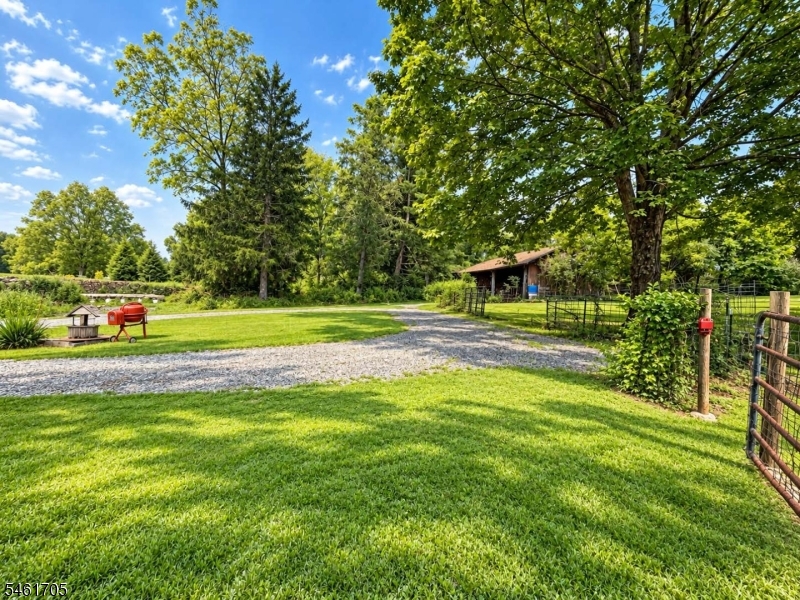 22 Mohican Road Blairstown NJ 07825