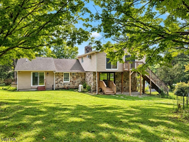 22 Mohican Road Blairstown NJ 07825