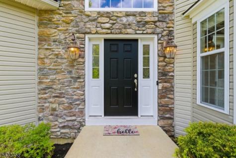 8 Fields Way Mount Olive NJ 07828