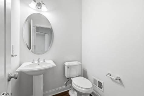 8 Fields Way Mount Olive NJ 07828