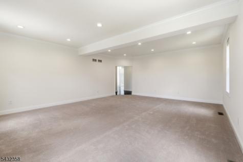8 Fields Way Mount Olive NJ 07828