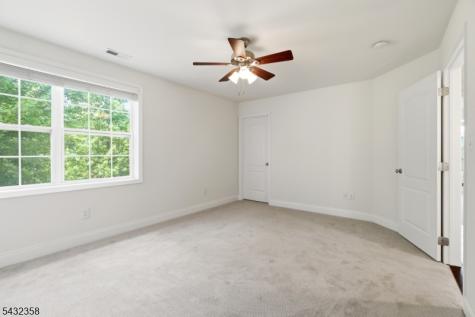 8 Fields Way Mount Olive NJ 07828