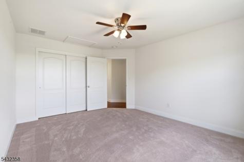 8 Fields Way Mount Olive NJ 07828