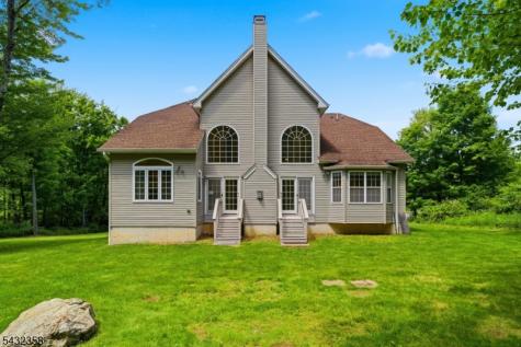 8 Fields Way Mount Olive NJ 07828