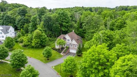 8 Fields Way Mount Olive NJ 07828
