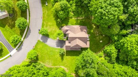 8 Fields Way Mount Olive NJ 07828