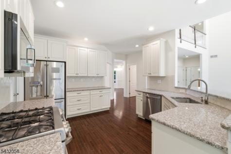 8 Fields Way Mount Olive NJ 07828
