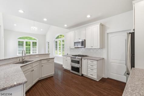 8 Fields Way Mount Olive NJ 07828