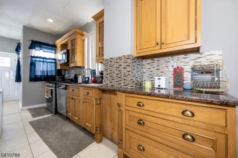 32 Newfield Street East Orange NJ 07017