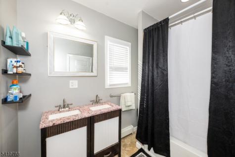 32 Newfield Street East Orange NJ 07017