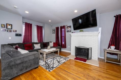 32 Newfield Street East Orange NJ 07017