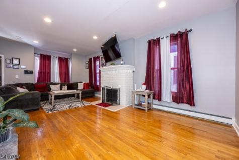 32 Newfield Street East Orange NJ 07017