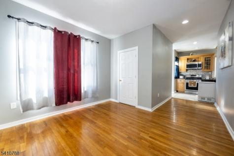 32 Newfield Street East Orange NJ 07017