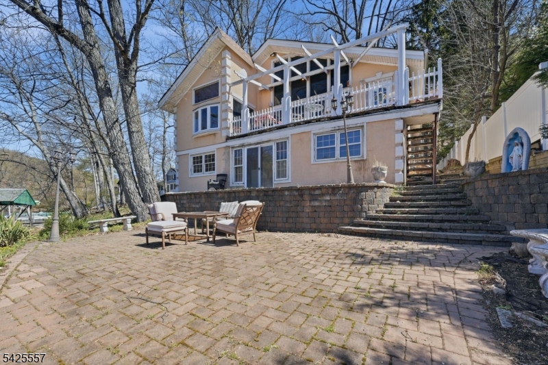 6 Oneida Avenue Hopatcong NJ 07843