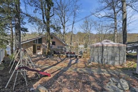 6 Oneida Avenue Hopatcong NJ 07843