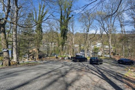 6 Oneida Avenue Hopatcong NJ 07843