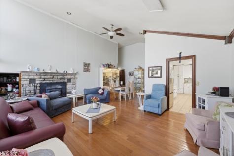 6 Oneida Avenue Hopatcong NJ 07843