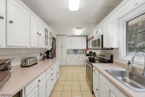 6 Oneida Avenue Hopatcong NJ 07843
