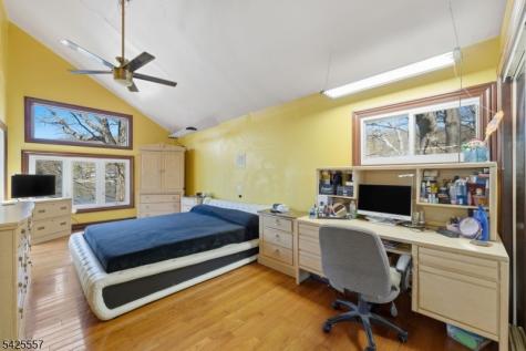 6 Oneida Avenue Hopatcong NJ 07843