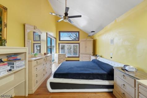 6 Oneida Avenue Hopatcong NJ 07843