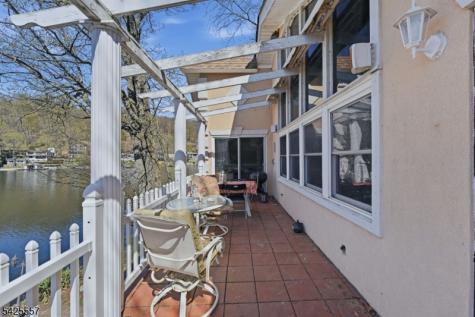 6 Oneida Avenue Hopatcong NJ 07843