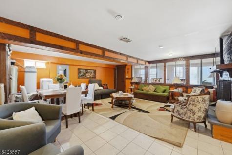 6 Oneida Avenue Hopatcong NJ 07843
