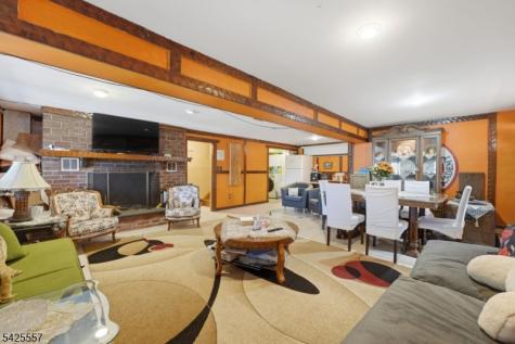6 Oneida Avenue Hopatcong NJ 07843
