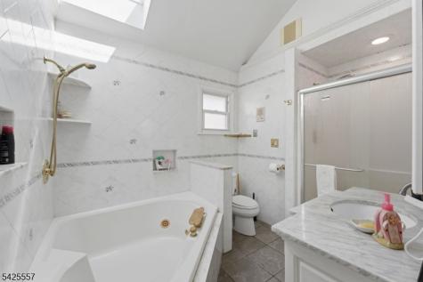 6 Oneida Avenue Hopatcong NJ 07843